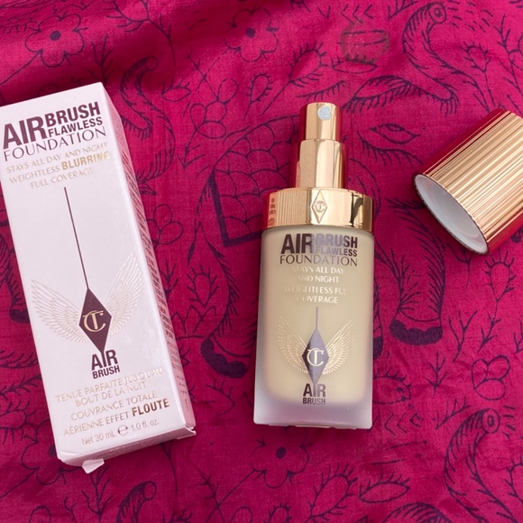 Charlotte Tilbury Airbrush Flawless Matte Foundation in 5 Warm - Picture 2 of 5